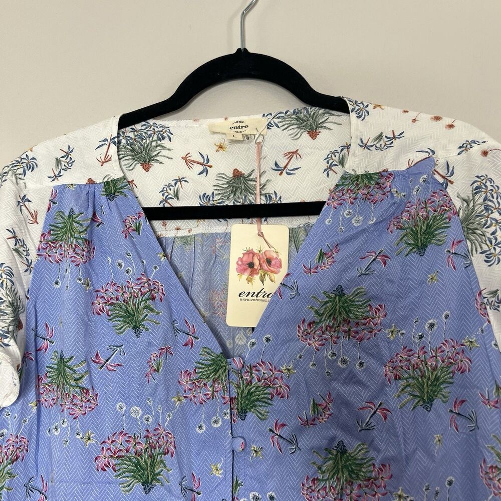 Entro Top Blouse Women Large Blue White V-Neck Short Sleeve Floral Boho NWT - Picture 2 of 11